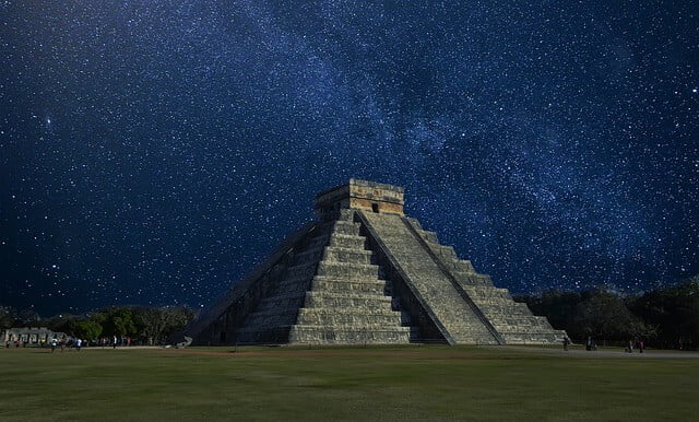 أفضل الدول السياحية للعوائل الصورة أهرامات المكسيك الشاهدة على حضارة المايا
